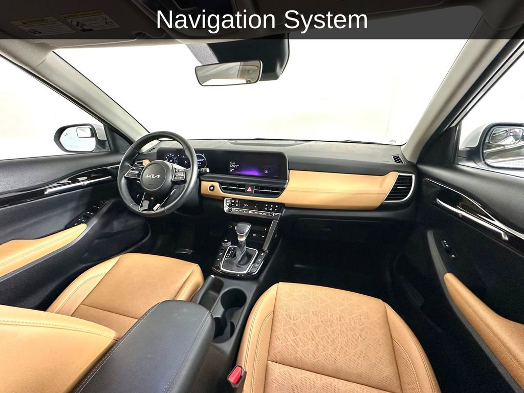 Used 2024 Kia Seltos EX image 2