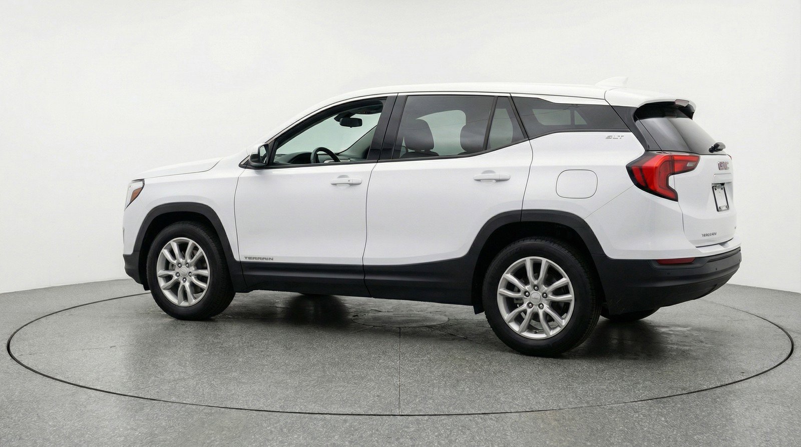 Used 2024 GMC Terrain SLT image 11