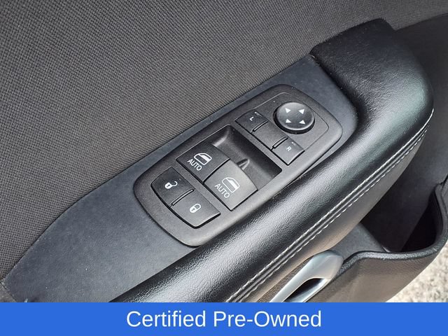 Used 2023 Dodge Challenger SXT RWD image 4