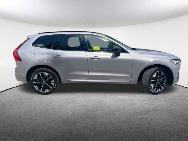 Used 2026 Volvo XC60 B5 Plus AWD/4WD image 19