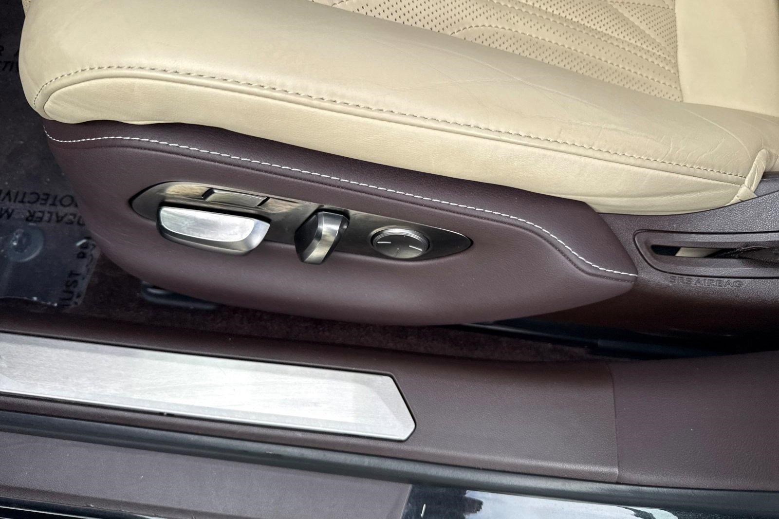 Used 2018 Lexus LS 500h w/ Luxury Package RWD image 13