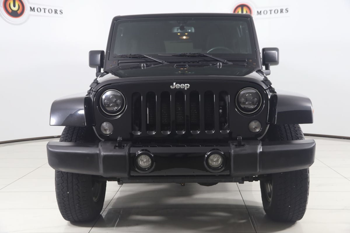 Used 2015 Jeep Wrangler Unlimited Sahara w/ Connectivity Group AWD/4WD image 44