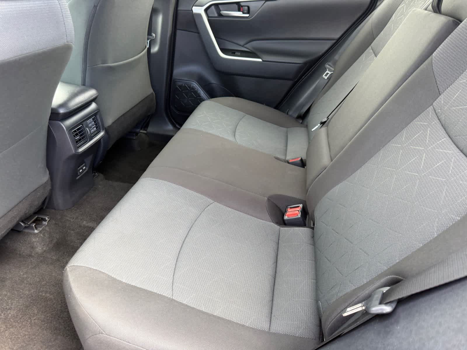 Used 2025 Toyota RAV4 XLE FWD image 28
