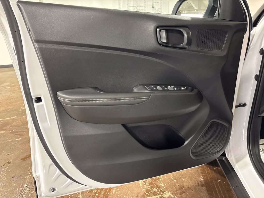 New 2026 Hyundai Venue SEL FWD image 16