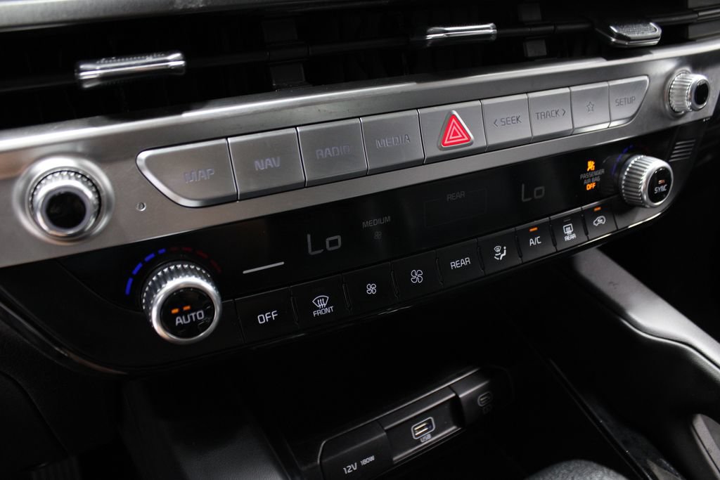 Used 2024 Kia Telluride LX FWD image 29