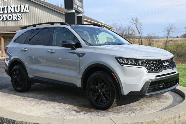 Used 2022 Kia Sorento S w/ Panoramic Sunroof Package image 3