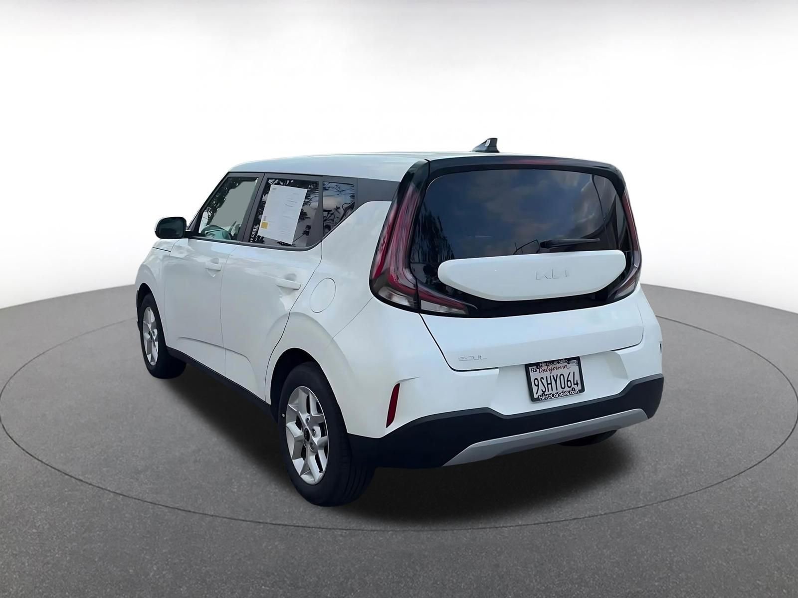 Used 2025 Kia Soul LX w/ LX Technology Package image 11