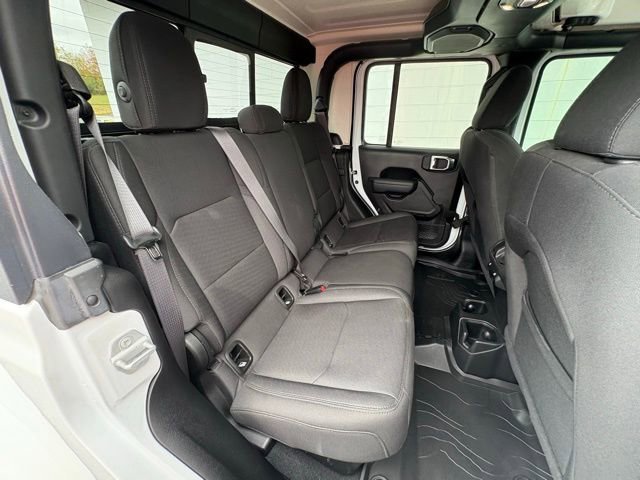 Used 2022 Jeep Gladiator Sport image 27
