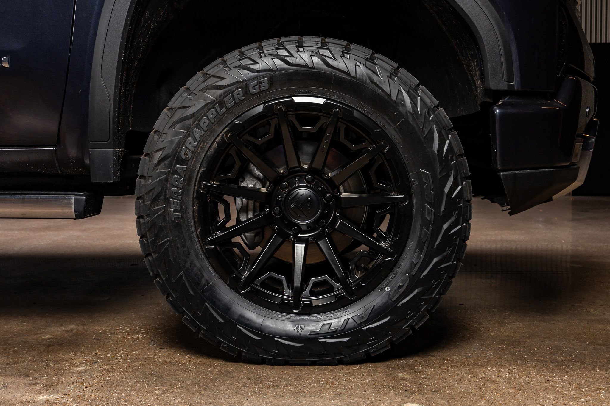 Used 2024 GMC Sierra 1500 Denali w/ Denali Reserve Package AWD/4WD image 12