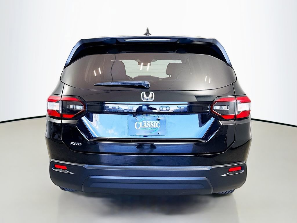 Used 2023 Honda Pilot LX image 6