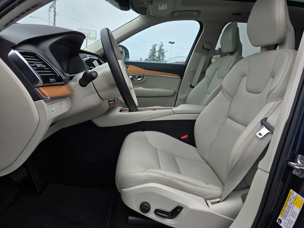 Used 2022 Volvo XC90 T5 Momentum w/ Advanced Package AWD/4WD image 23