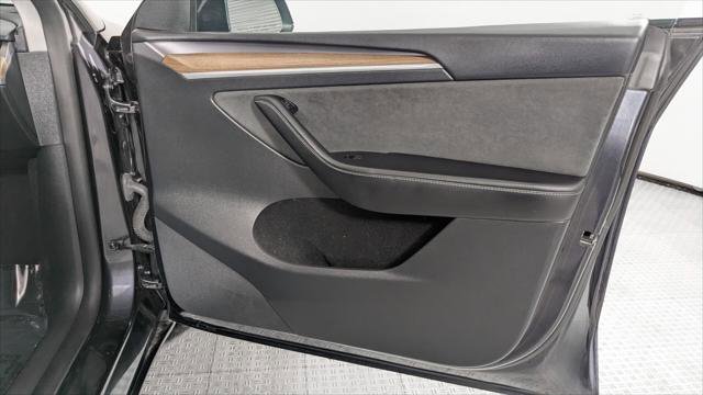 Used 2024 Tesla Model Y Long Range image 21