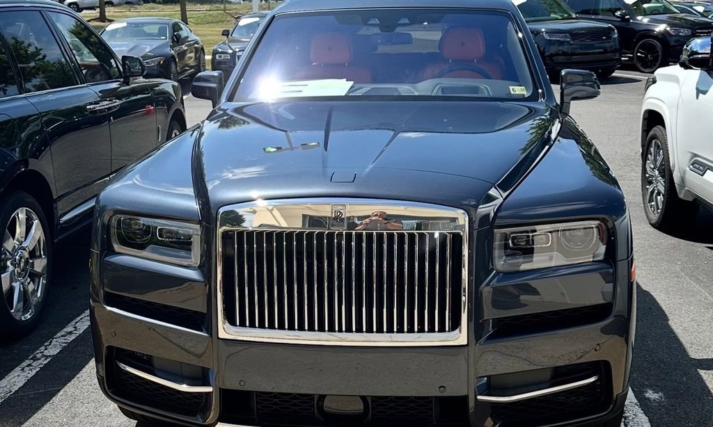 Used 2024 Rolls-Royce Cullinan w/ Leather Finishing Pack image 4