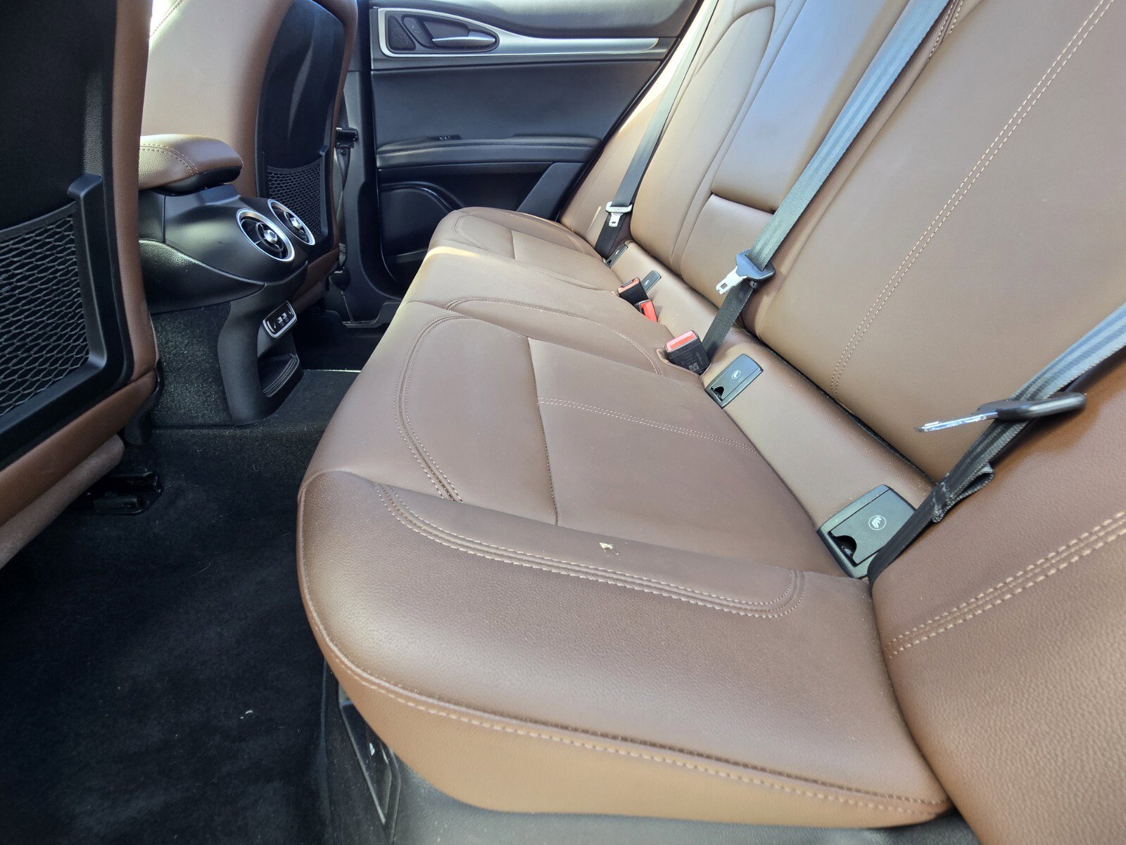 Used 2024 Alfa Romeo Stelvio Ti image 11