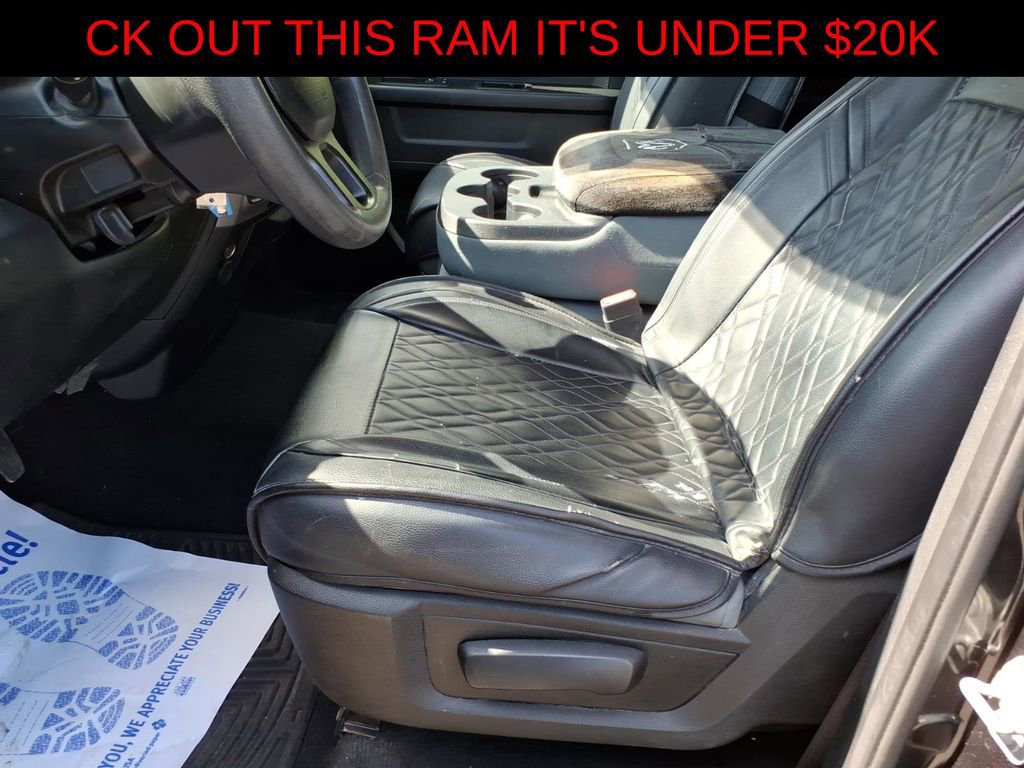 Used 2018 RAM 1500 Express w/ Black Ram 1500 Express Group AWD/4WD image 13