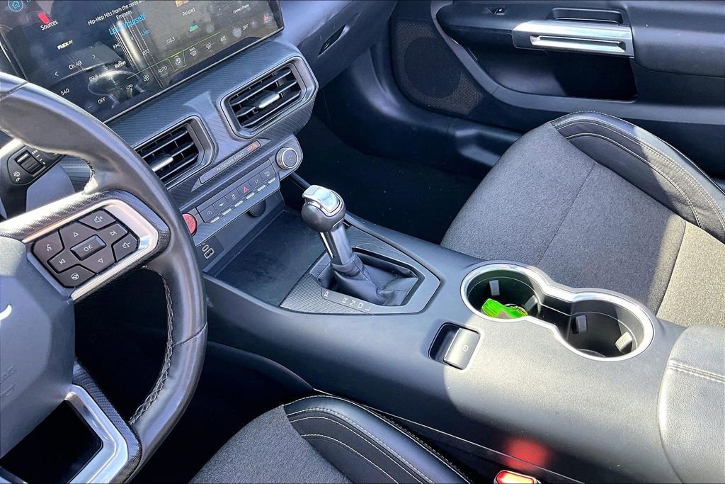 Used 2024 Ford Mustang Convertible image 18