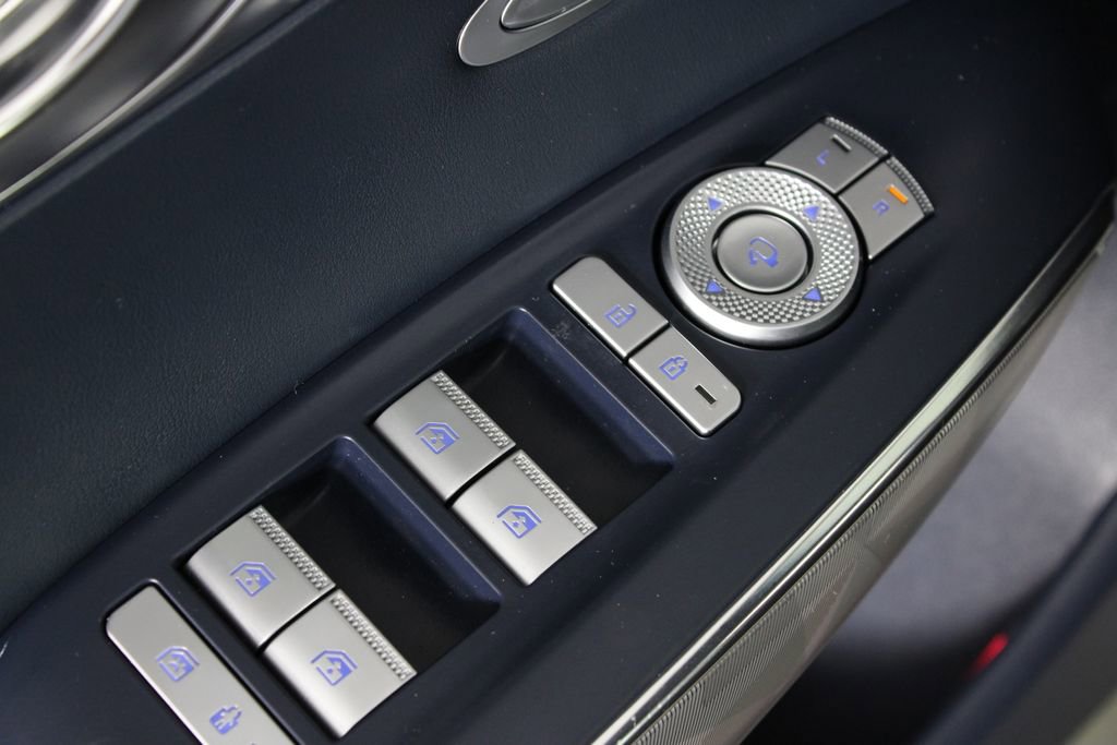 Used 2022 Genesis GV70 3.5T Sport w/ Sport Advanced Package AWD/4WD image 22