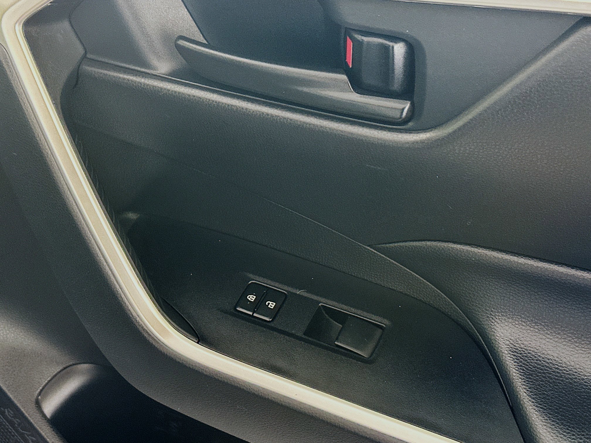 Used 2024 Toyota RAV4 LE image 28