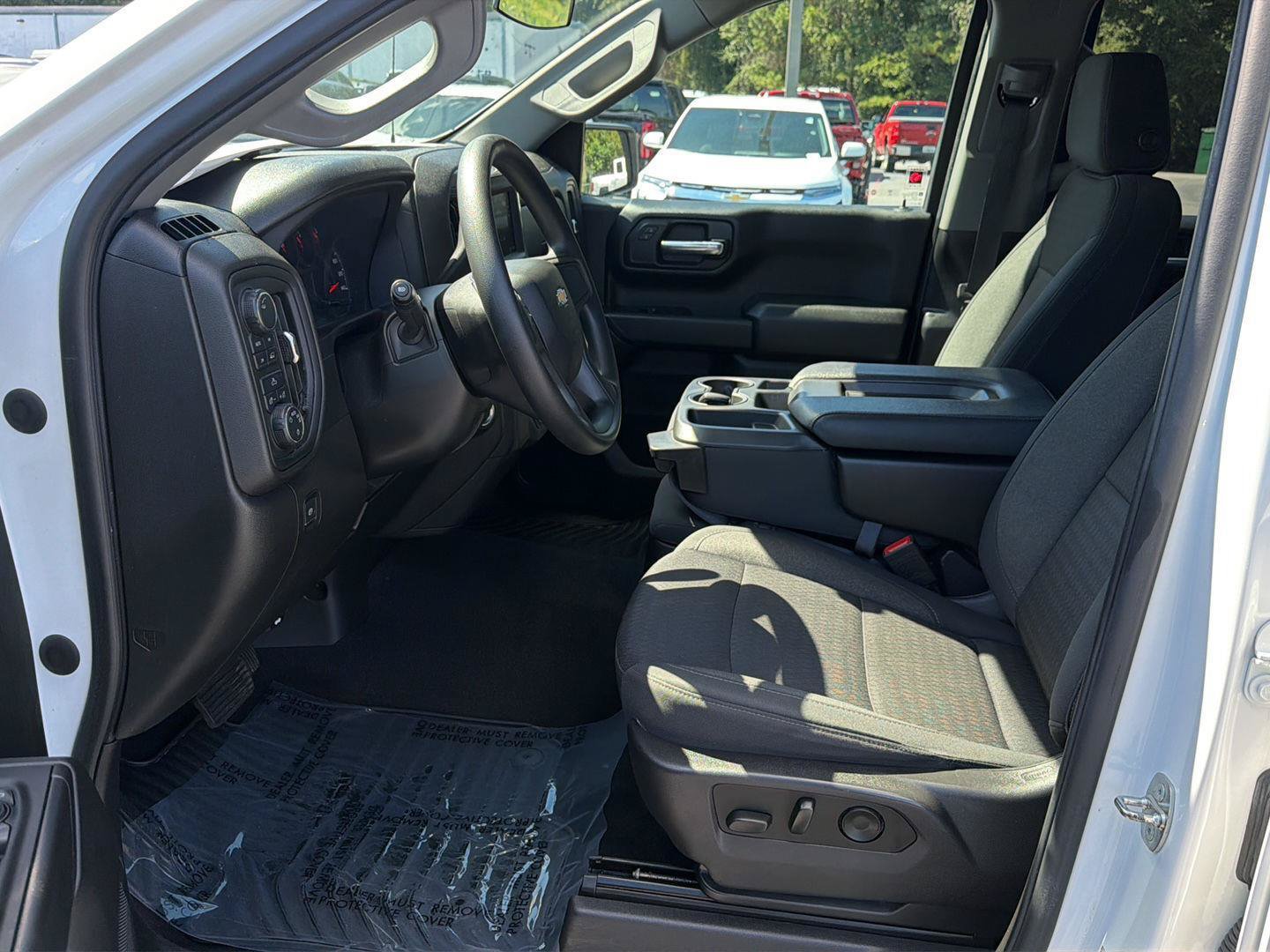 Used 2024 Chevrolet Silverado 1500 Custom w/ Turbomax Blackout Package AWD/4WD image 10