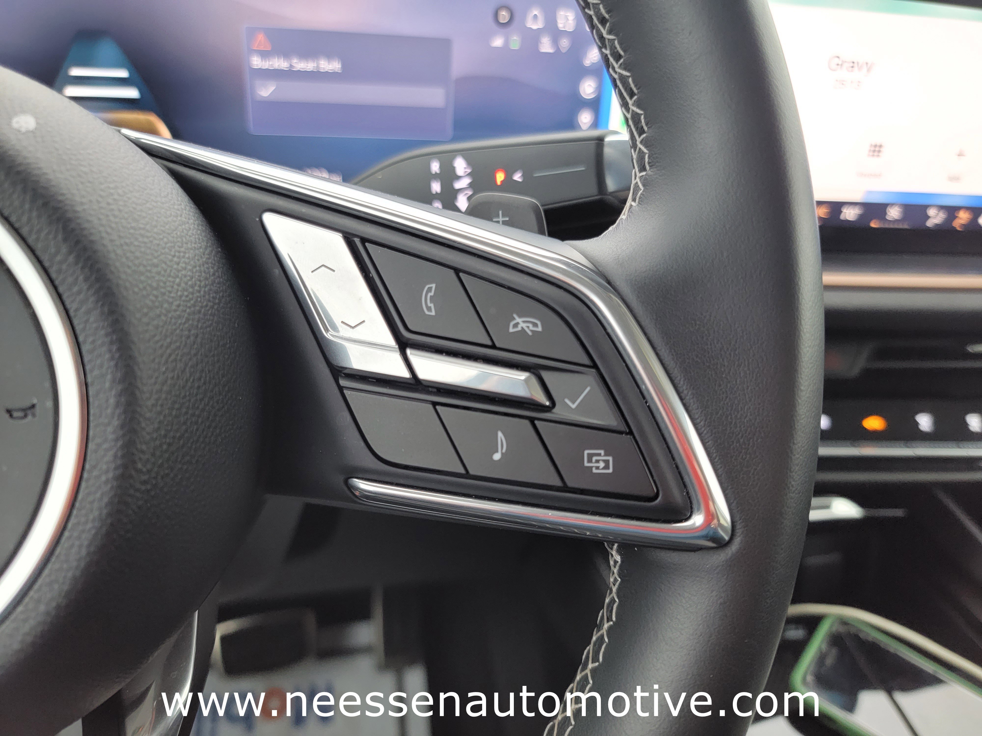 Used 2025 Buick Envision Sport Touring image 20