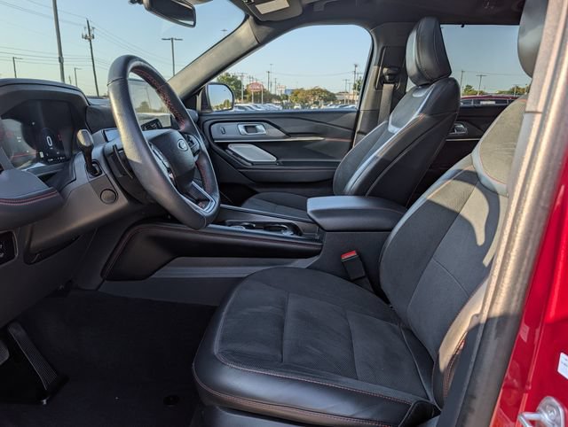 Used 2025 Ford Explorer ST AWD/4WD image 28