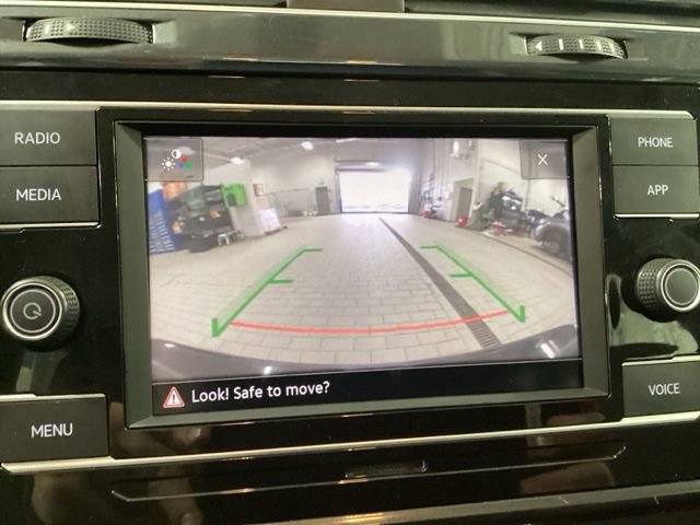 Used 2020 Volkswagen Golf 4-Door image 15