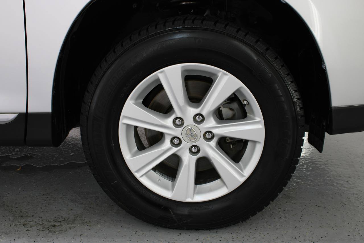 Used 2011 Toyota Highlander SE w/ Tow Pkg FWD image 83