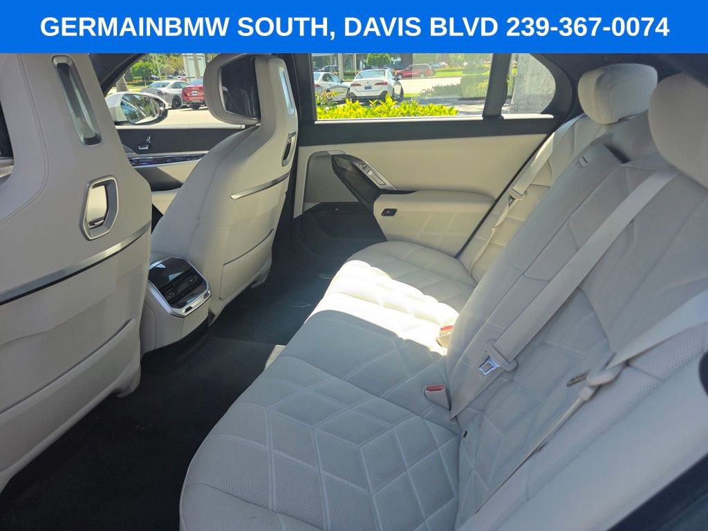 Certified 2025 BMW 760i xDrive AWD/4WD image 40