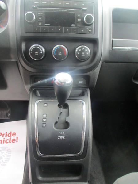 Used 2012 Jeep Compass Latitude FWD image 11