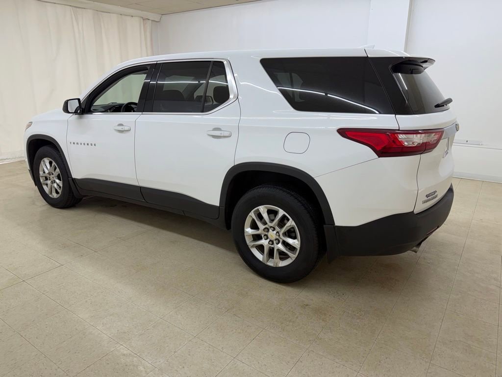 Used 2018 Chevrolet Traverse LS image 3