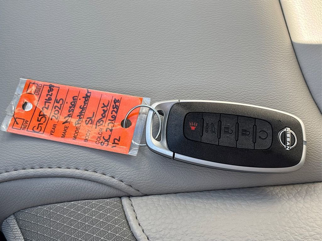 New 2025 Nissan Pathfinder SL image 41