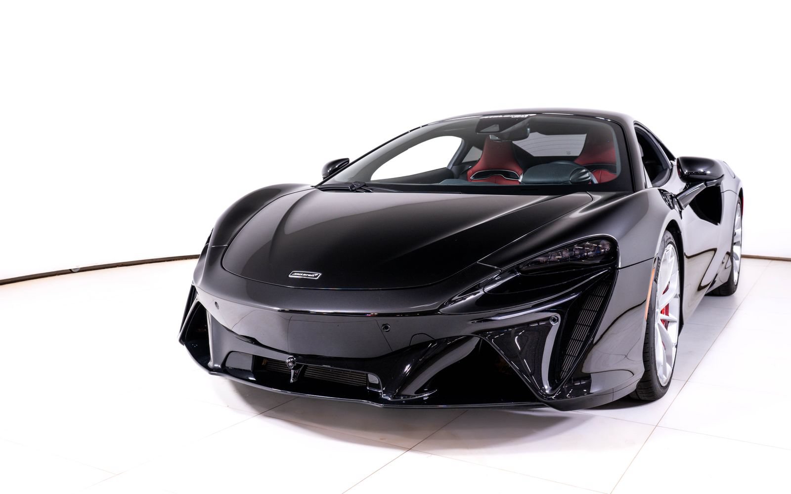 Used 2024 McLaren Artura RWD image 10