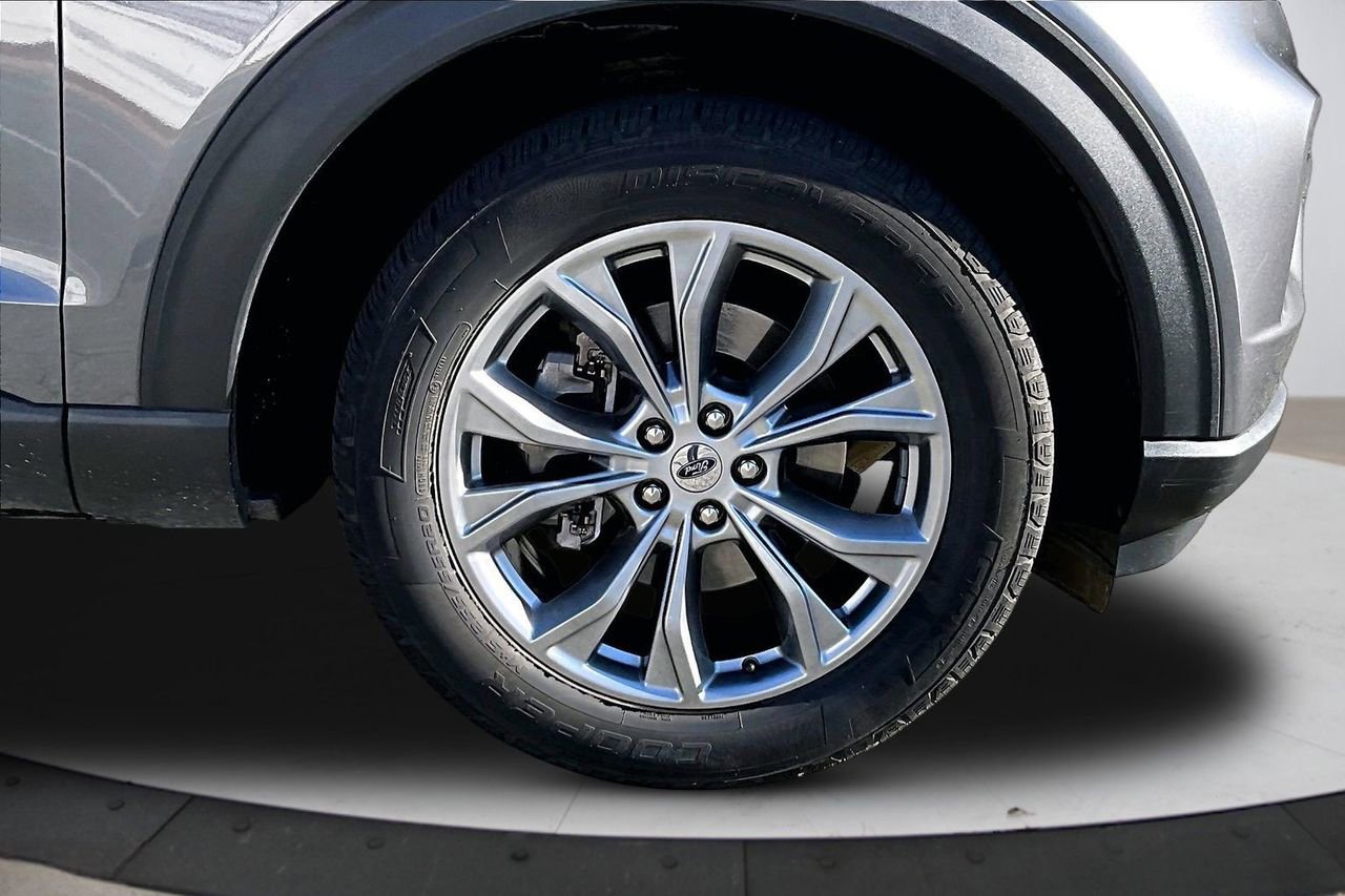 Used 2022 Ford Explorer XLT w/ Equipment Group 202A image 35