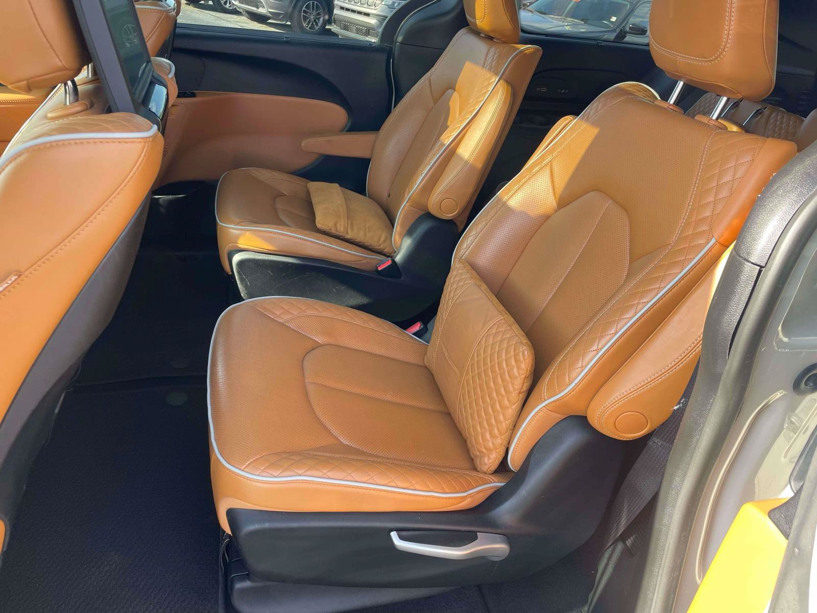 Used 2021 Chrysler Pacifica Pinnacle AWD/4WD image 14
