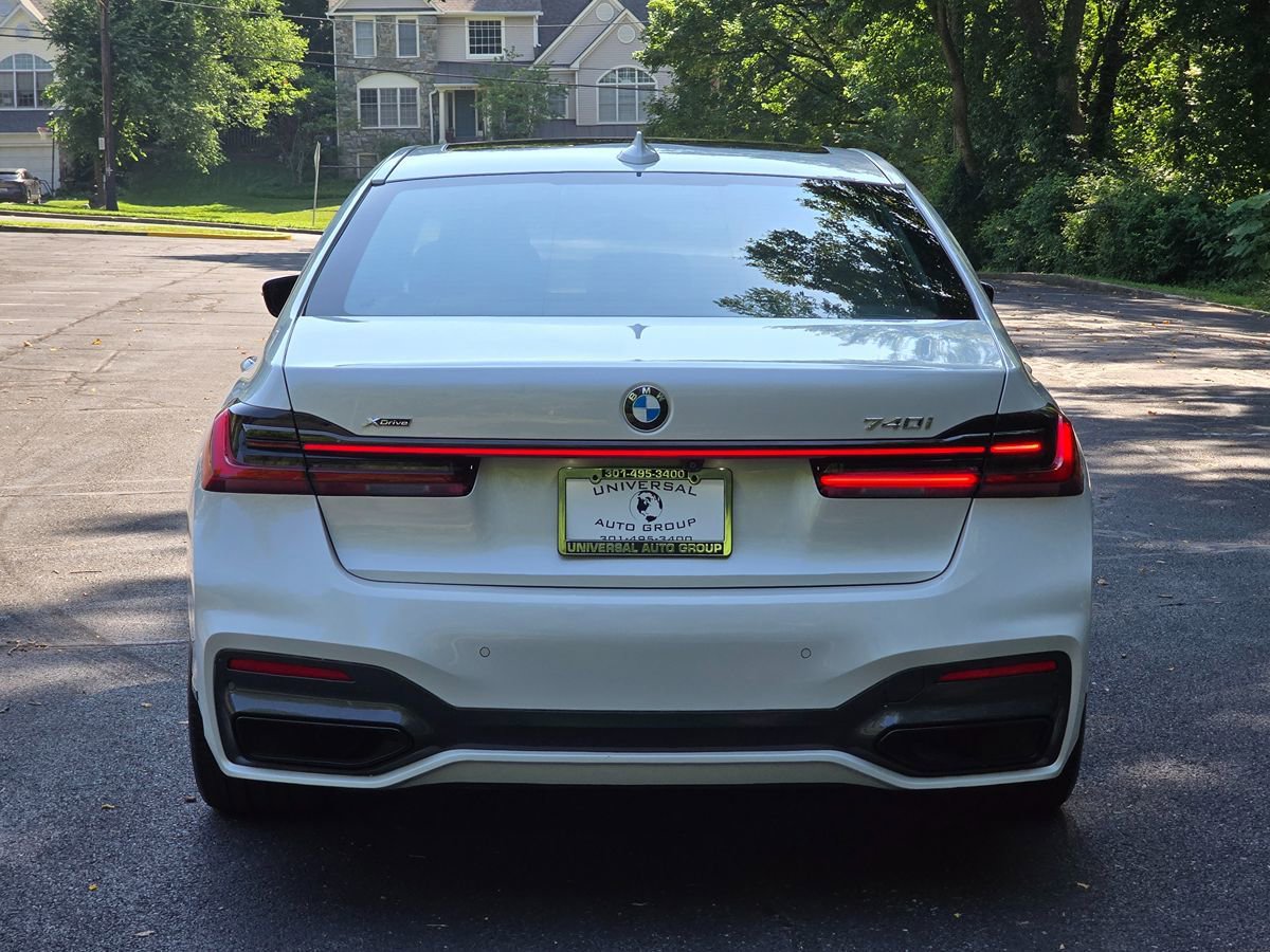 Used 2022 BMW 740i xDrive w/ M Sport Package AWD/4WD image 5