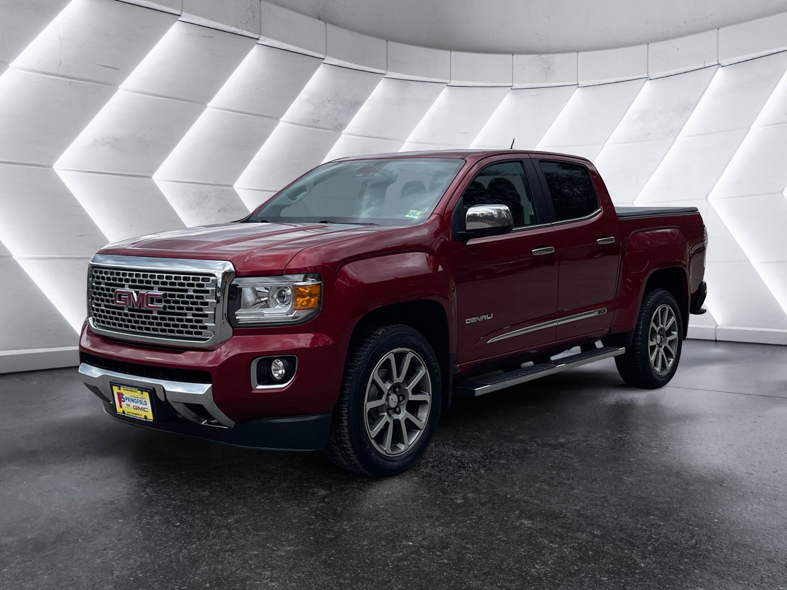 Used 2020 GMC Canyon Denali image 2