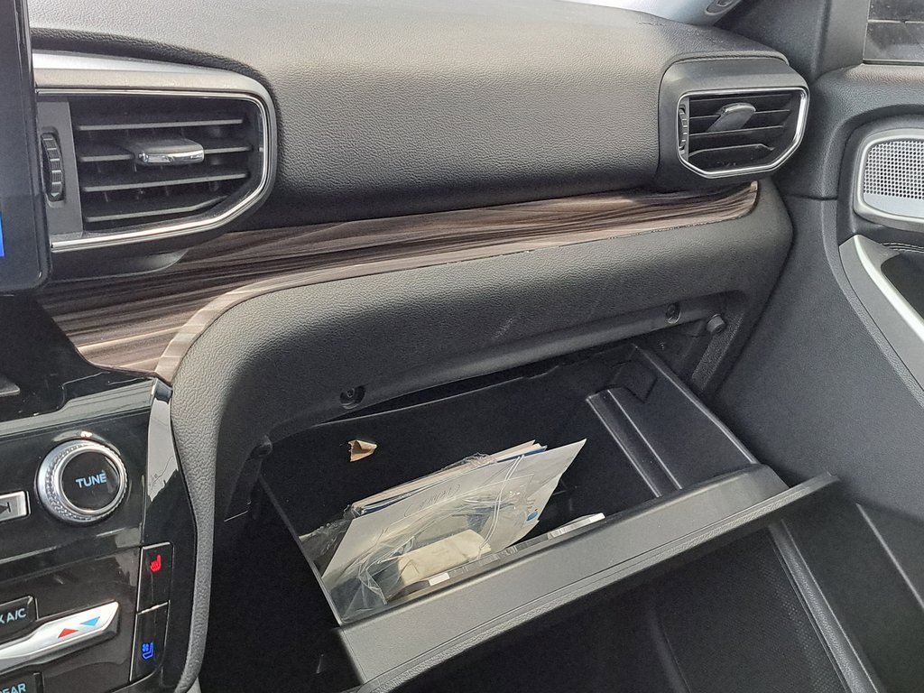 Used 2022 Ford Explorer Limited image 19