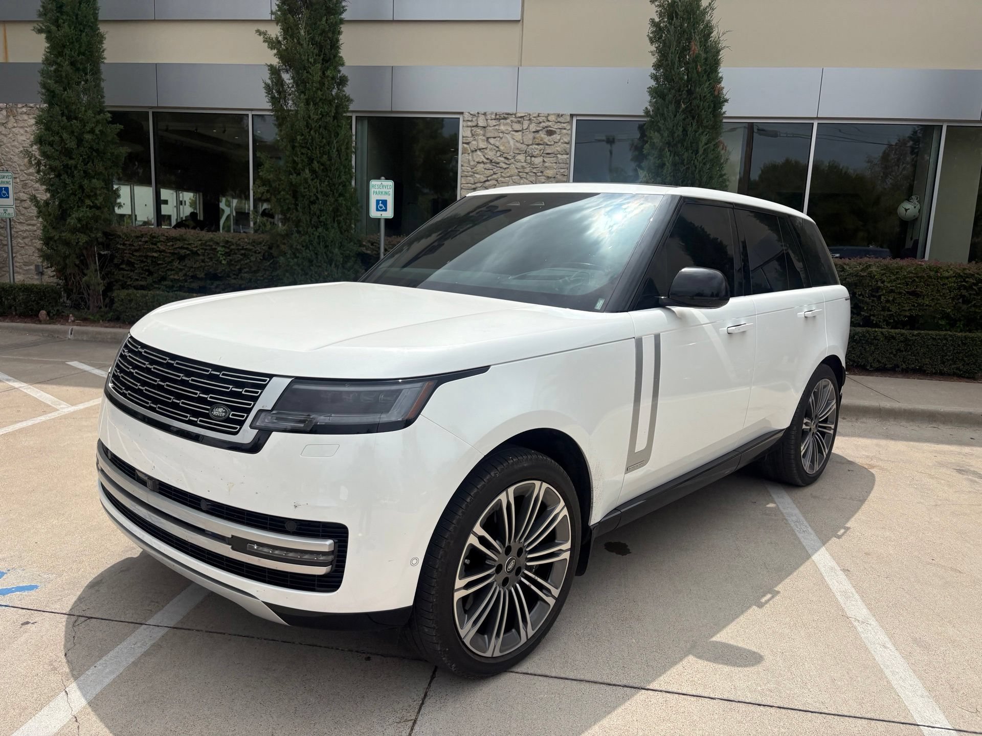 Used 2025 Land Rover Range Rover Autobiography