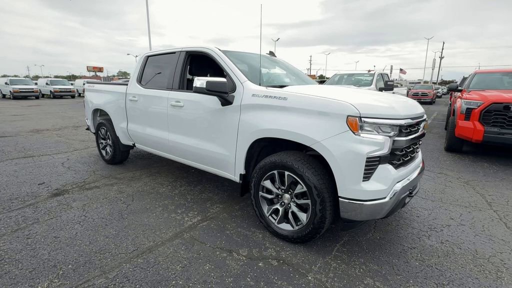 Used 2024 Chevrolet Silverado 1500 LT AWD/4WD image 2