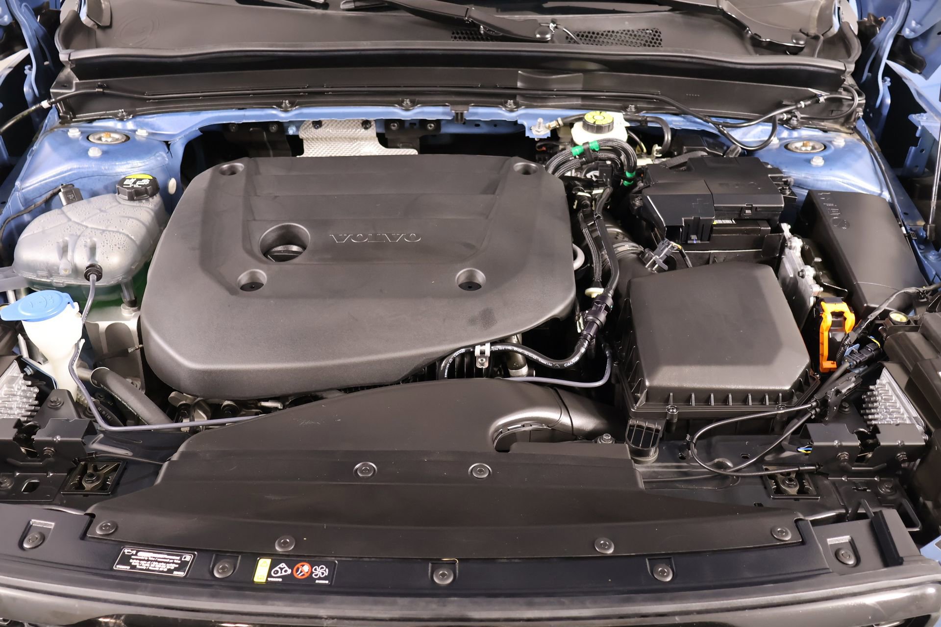 Used 2024 Volvo XC40 B5 Ultimate w/ Protection Package Premier image 21