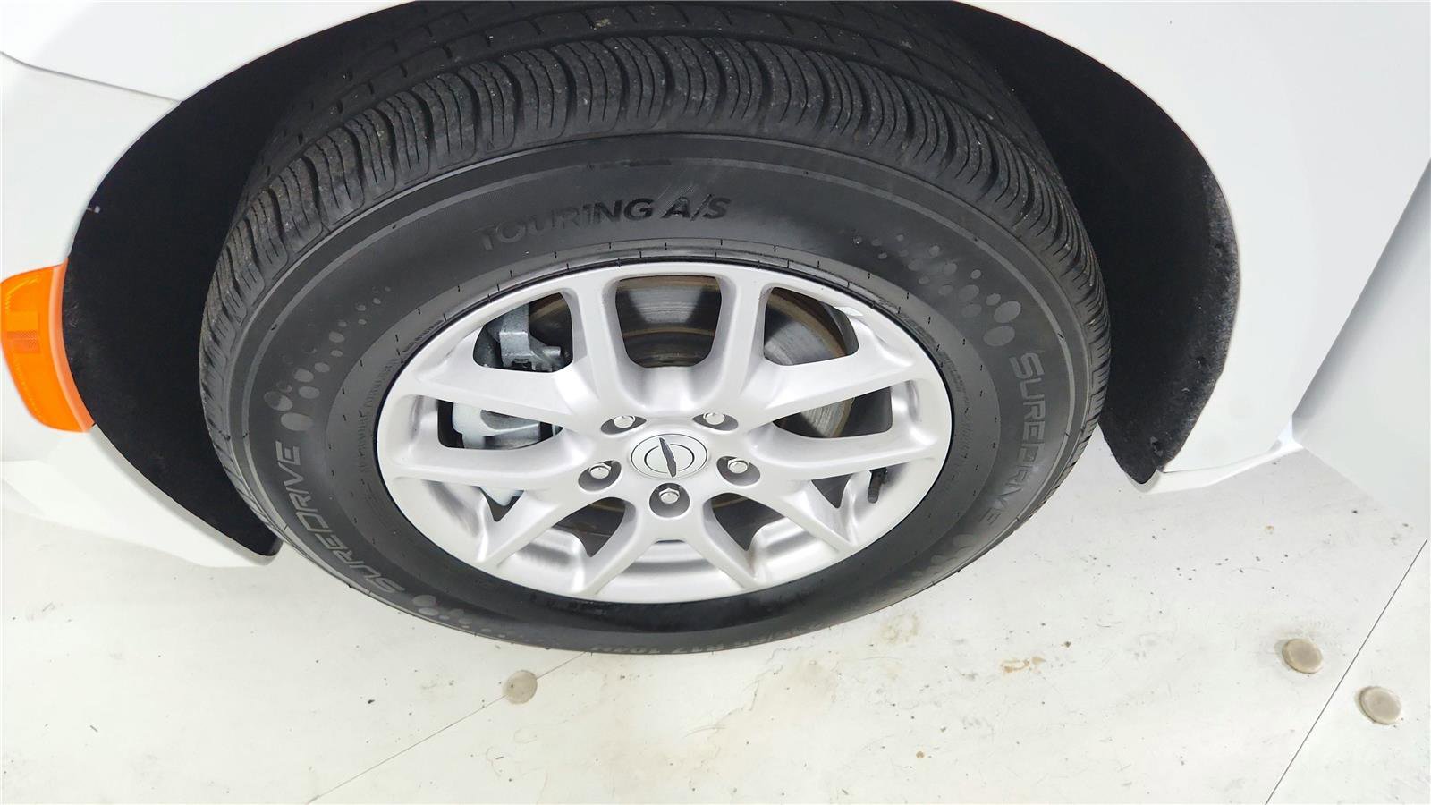 Used 2024 Chrysler Voyager LX FWD image 28