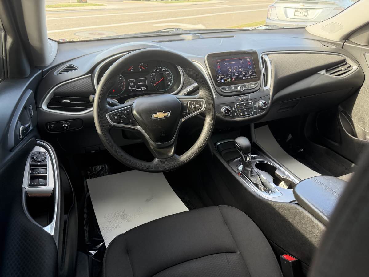 Used 2022 Chevrolet Malibu LT image 12