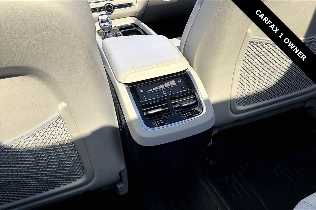 Used 2023 Volvo XC60 B5 Ultimate w/ Climate Package image 10