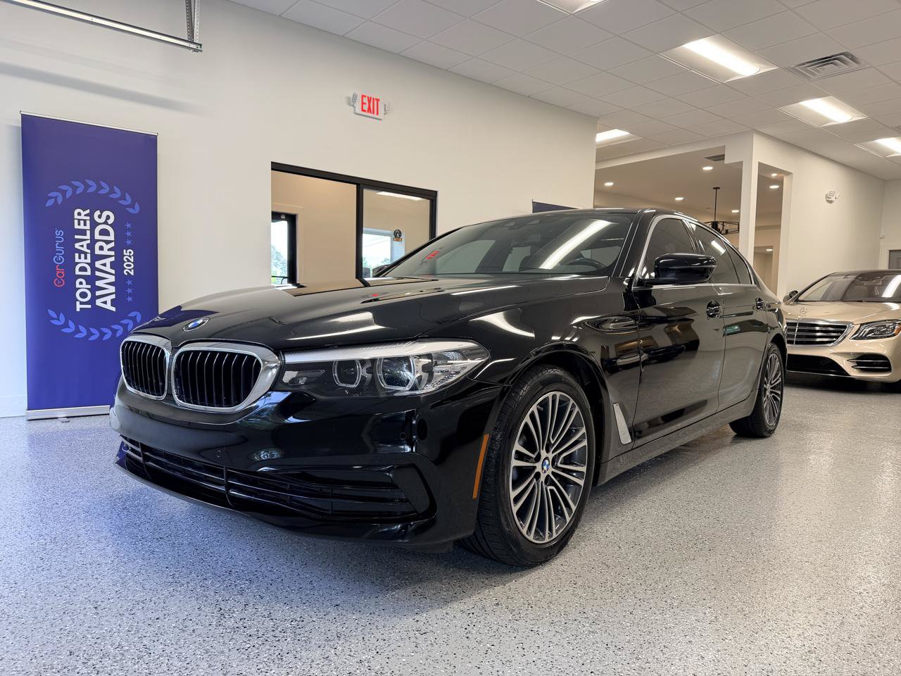 Used 2019 BMW 530i xDrive AWD/4WD image 4