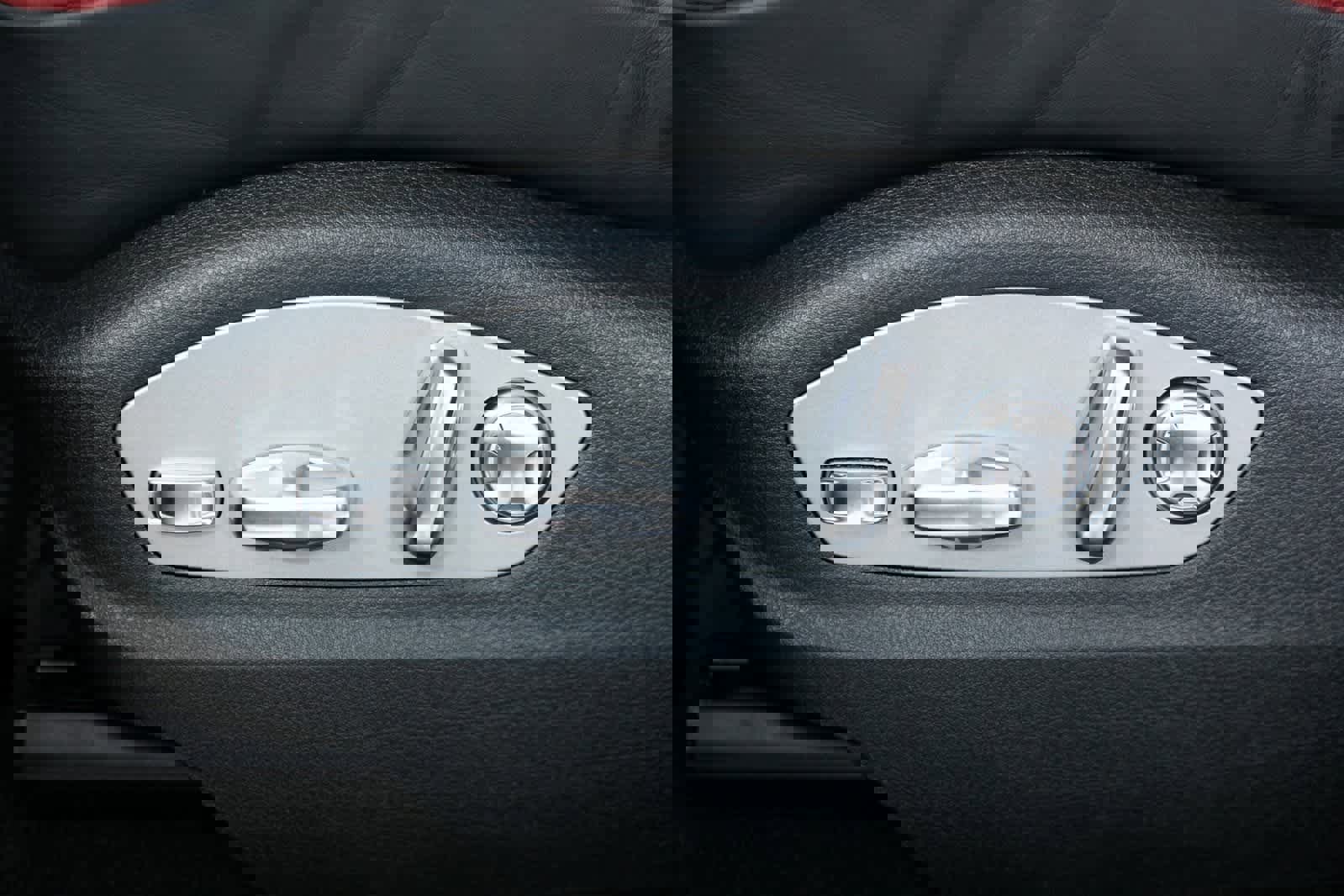 Certified 2025 Porsche Macan image 17