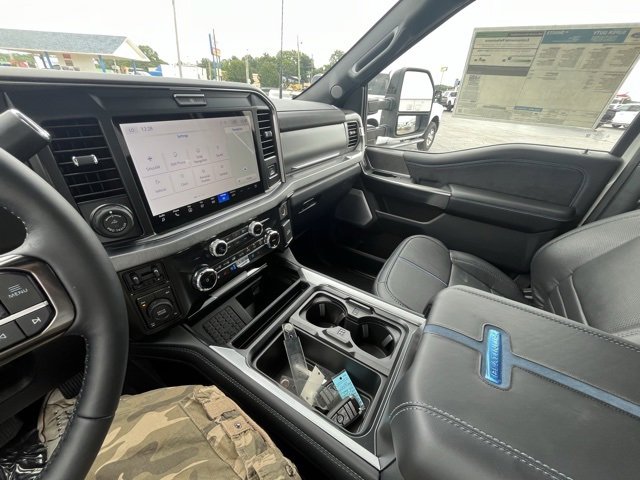 New 2025 Ford F250 Platinum image 15
