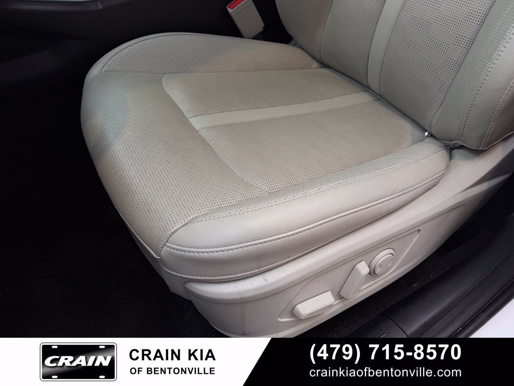 Certified 2025 Kia Sorento S w/ Panoramic Sunroof Package FWD image 24