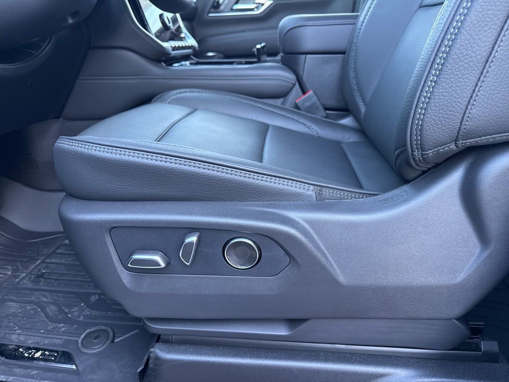 New 2026 GMC Yukon XL Denali w/ Sun & Power Step Package image 19