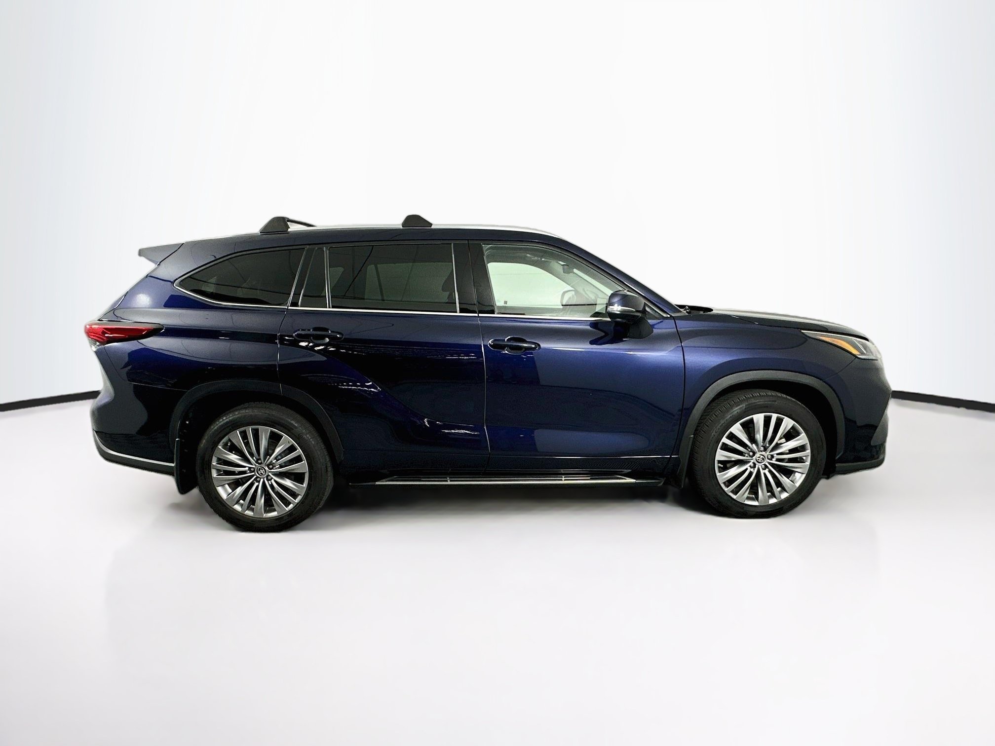 Used 2021 Toyota Highlander Platinum AWD/4WD image 10