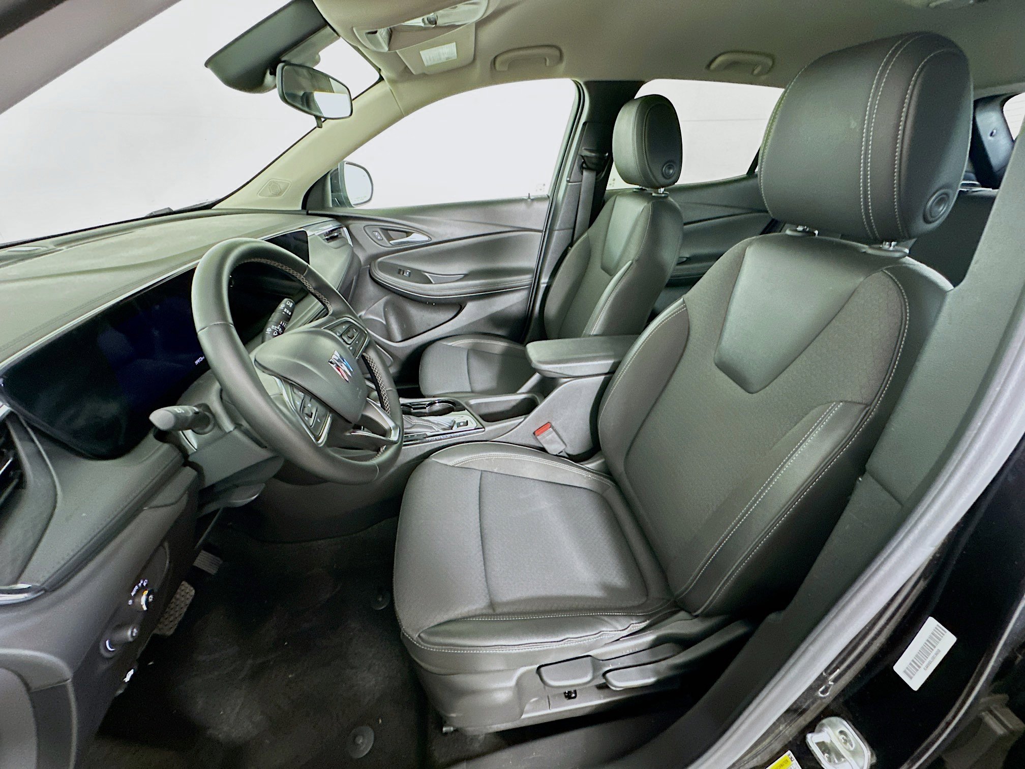 Used 2025 Buick Encore GX Preferred image 13